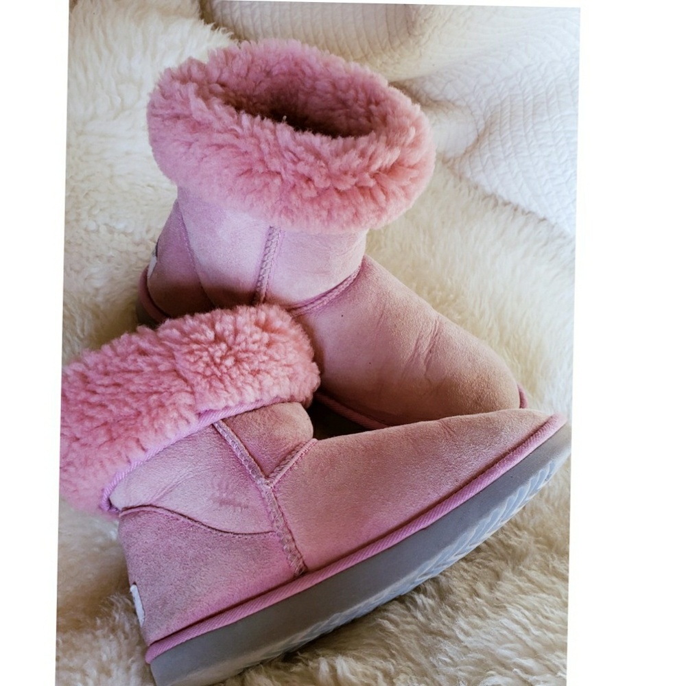 UGG Australia Boots Pink Sheepskin Classics sz 7 8